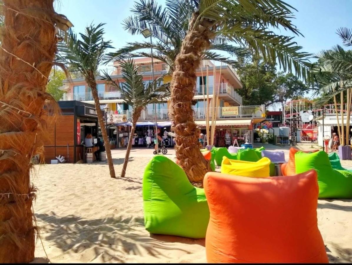 Hotel Largo Beach Sluneční pobřeží Exteriér fotografie